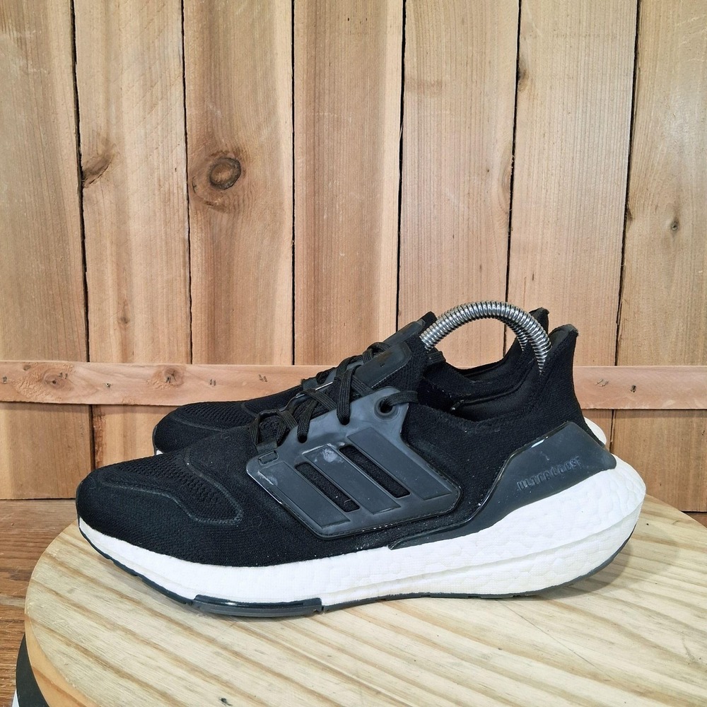 Adidas UltraBoost 22 Shoes Womens 8 Black Knit Road Running Athletic Sneakers